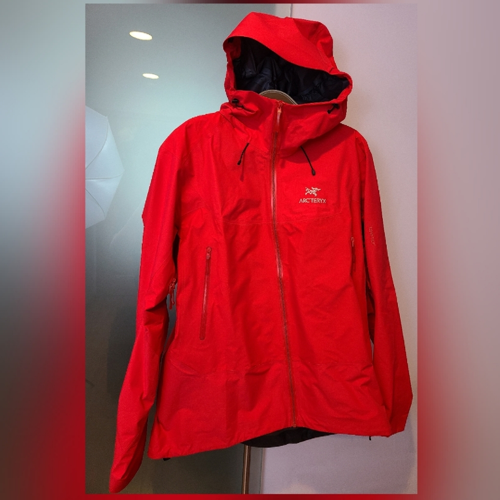 New Arcteryx Women's Beta SL Hybrid Gore-tex, XL